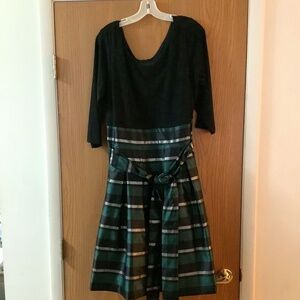 Jessica Howard Sz 14W Black & Green Striped Dress